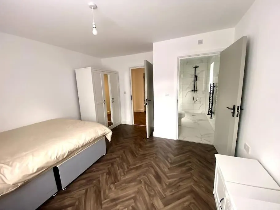 Flat 1 The Old Clinic Shared Apartment Welling 0*,
